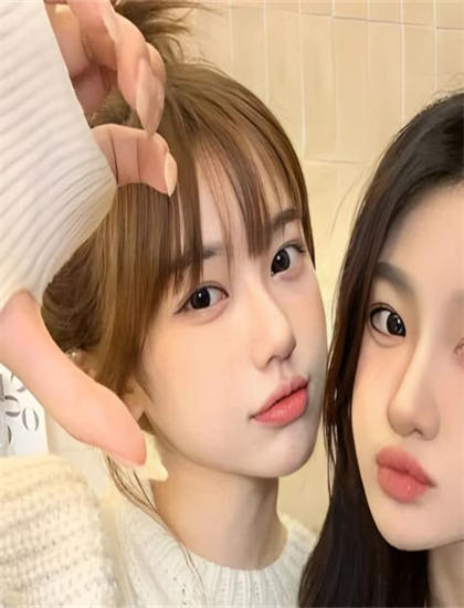 猫咪老师桌面精灵_小莹客厅激情46章至50章视频